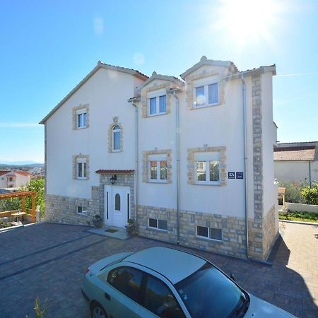 فوديس Green Hill Family Apartments المظهر الخارجي الصورة
