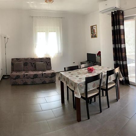 فوديس Green Hill Family Apartments المظهر الخارجي الصورة